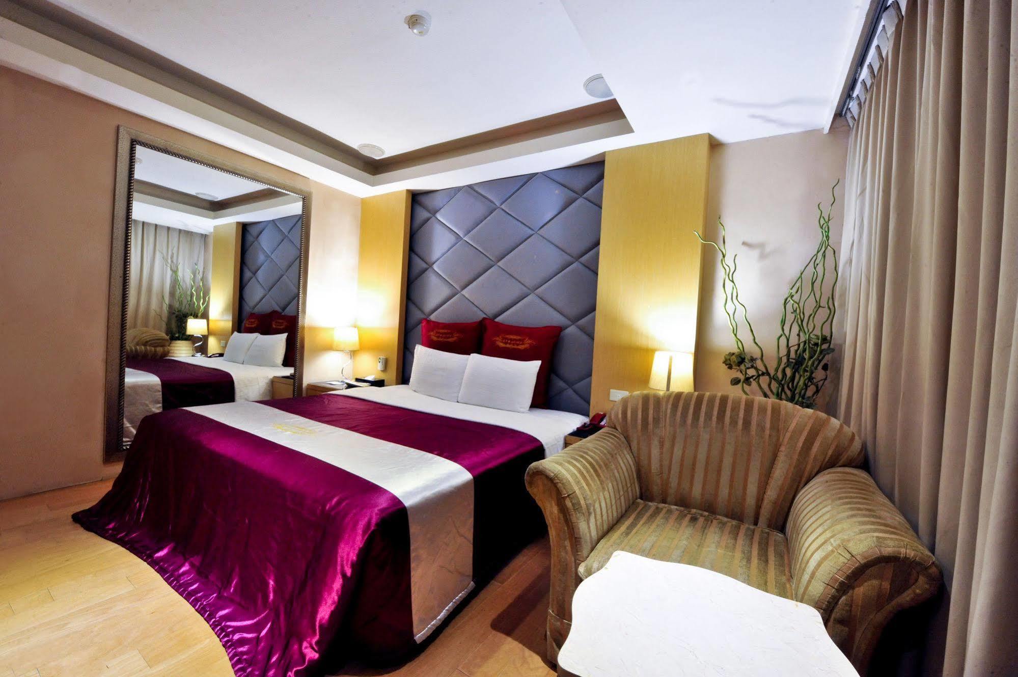 Carnival Motel ไทเป ภายนอก รูปภาพ