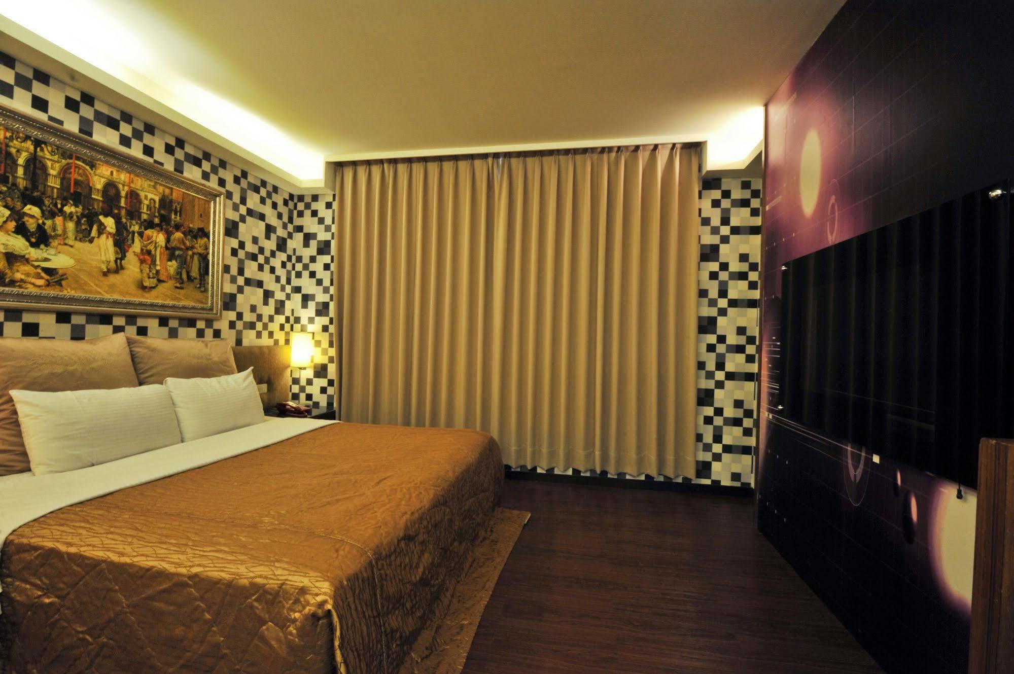 Carnival Motel ไทเป ภายนอก รูปภาพ