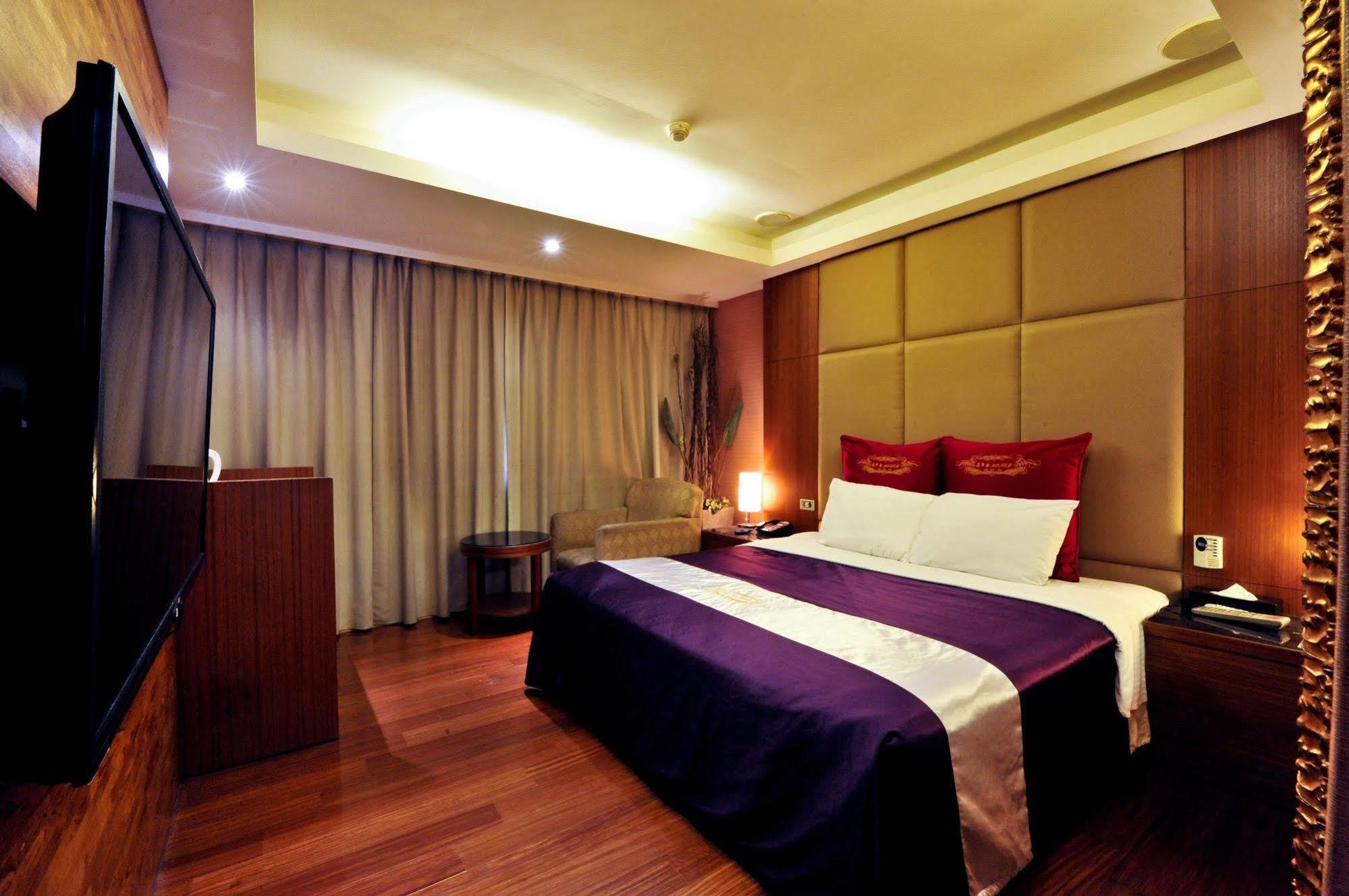 Carnival Motel ไทเป ภายนอก รูปภาพ