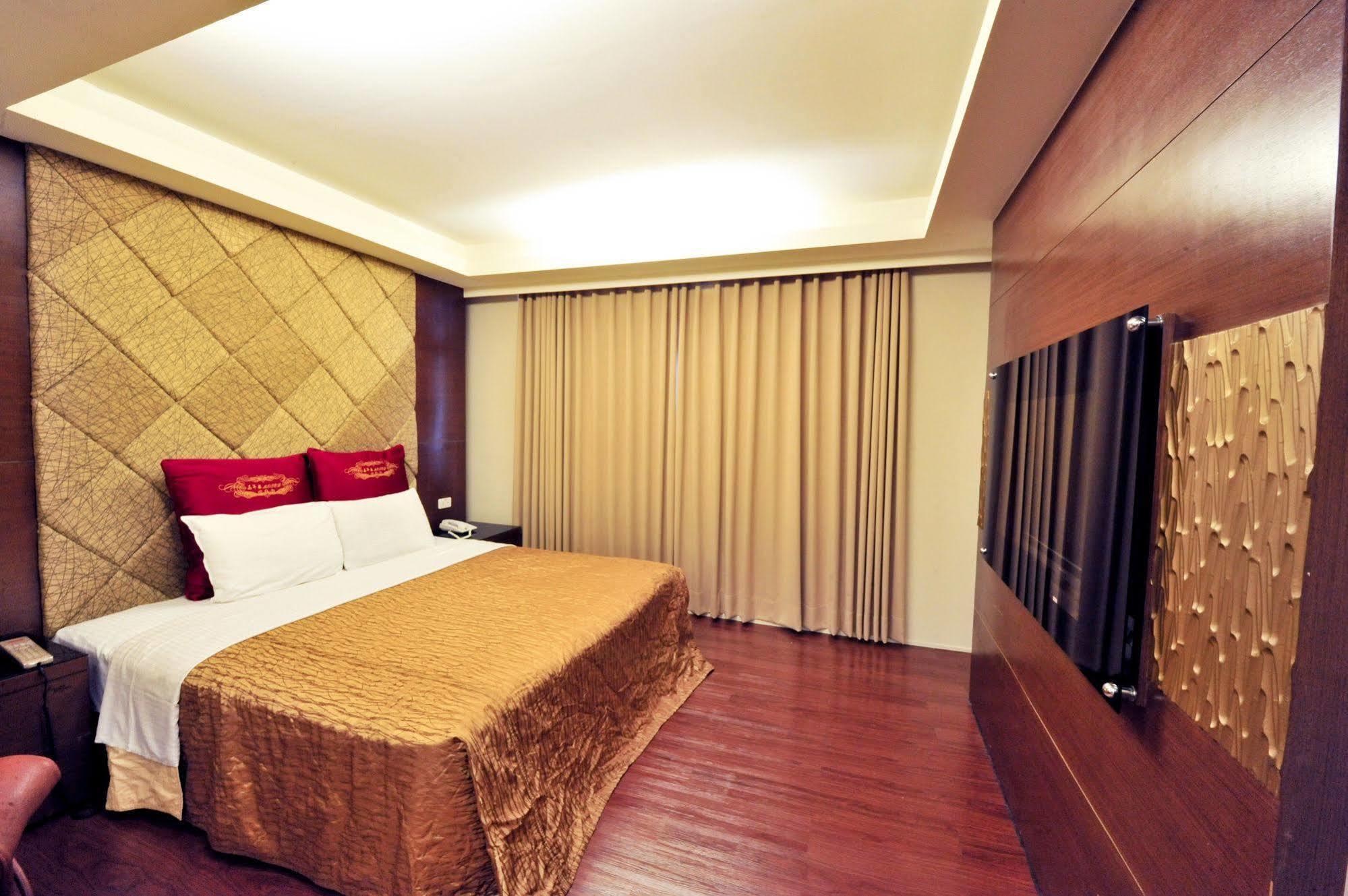 Carnival Motel ไทเป ภายนอก รูปภาพ